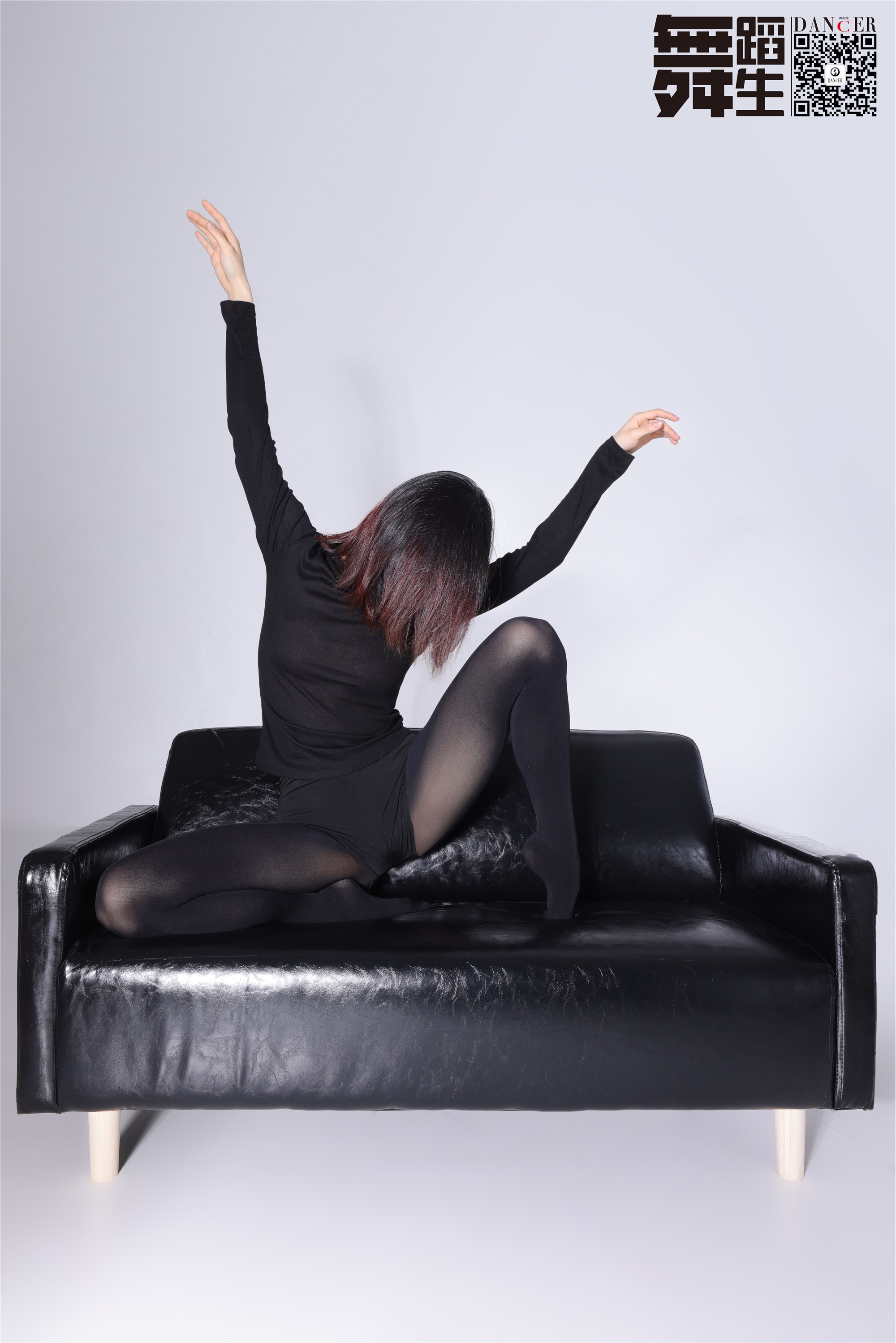 GALLI嘉丽 舞蹈生日记 105 - 黑与白 佚名